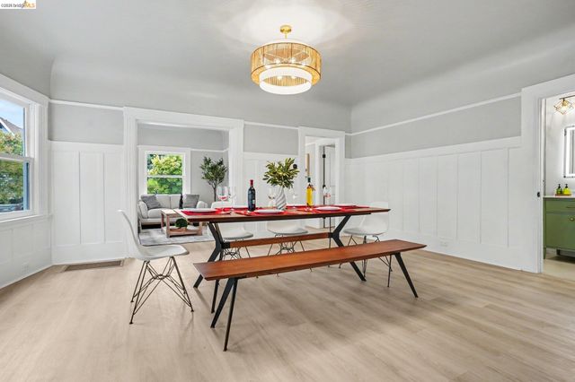 35 Randwick Ave, Oakland, CA 94611
