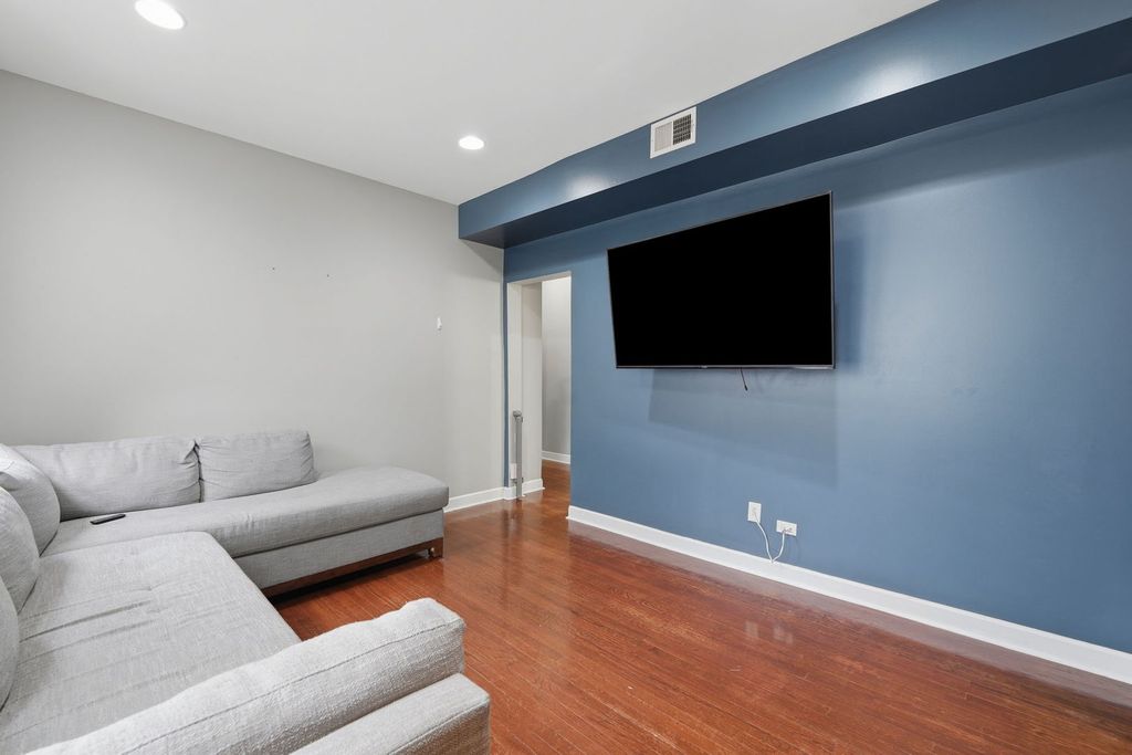 7205 N Damen Avenue 3, Chicago, IL 60645 — photo 4