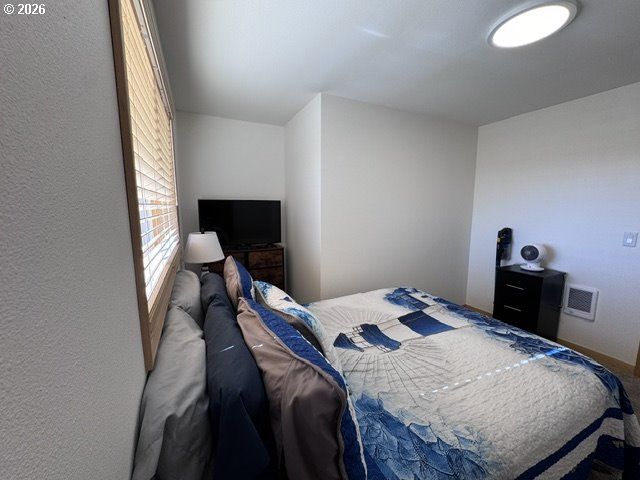 5272 FOREST Ln, Eugene, OR 97402