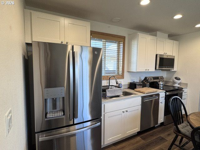 5272 FOREST Ln, Eugene, OR 97402