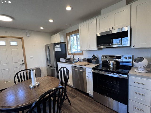5272 FOREST Ln, Eugene, OR 97402
