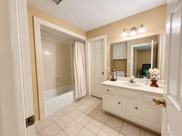 13411 W Carousel Court, Houston, TX 77041