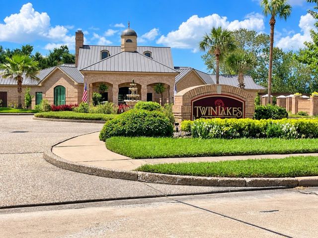 13411 W Carousel Court, Houston, TX 77041