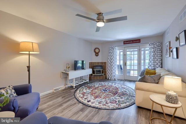 9 AMBERLY WAY, Lititz, PA 17543