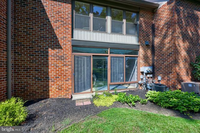 9 AMBERLY WAY, Lititz, PA 17543