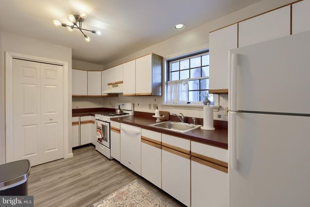 9 AMBERLY WAY, Lititz, PA 17543