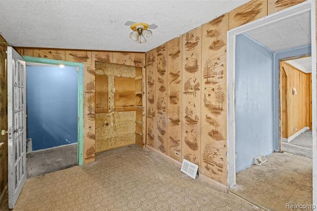 1975 Porter Road, White Lake, MI 48383