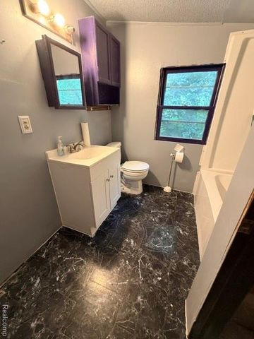1975 Porter Road, White Lake, MI 48383