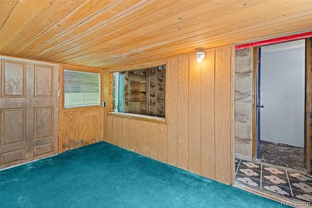 1975 Porter Road, White Lake, MI 48383