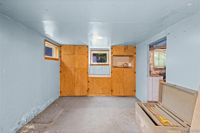 1975 Porter Road, White Lake, MI 48383