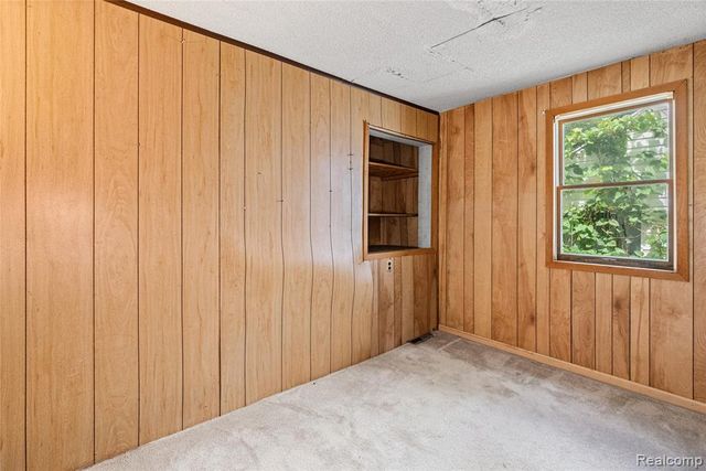 1975 Porter Road, White Lake, MI 48383
