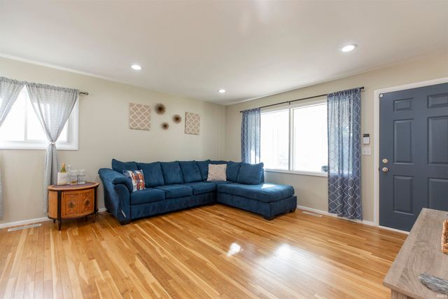 4028 Coral Drive, South Bend, IN 46614