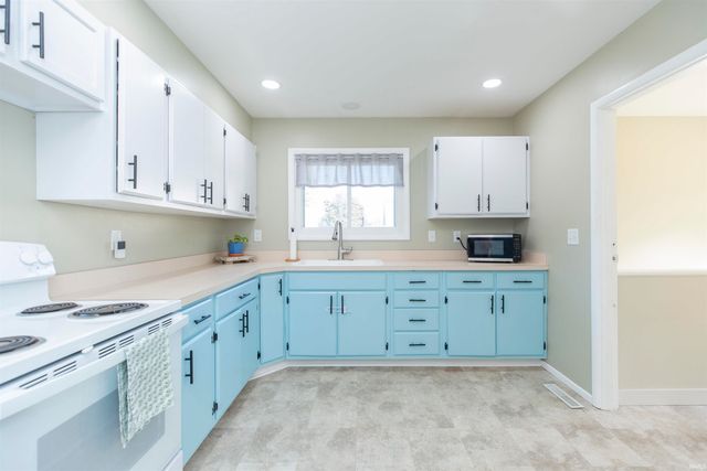 4028 Coral Drive, South Bend, IN 46614