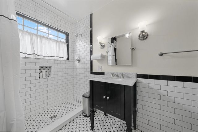 530 South Union Street, Traverse City, MI 49684