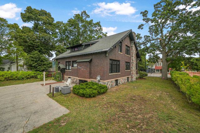 530 South Union Street, Traverse City, MI 49684