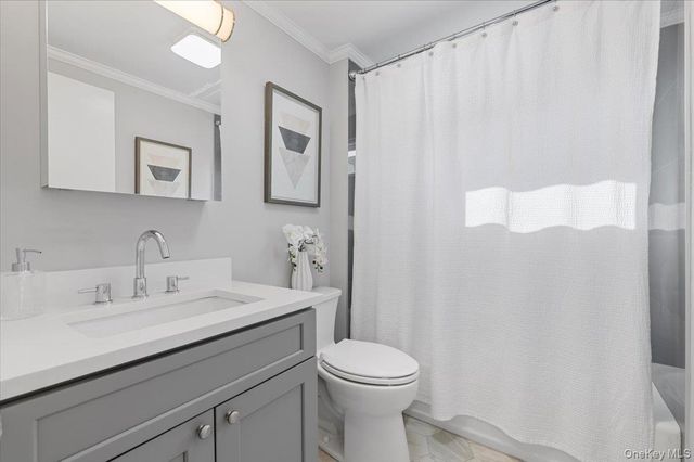 33 Avenue B Avenue, Port Washington, NY 11050