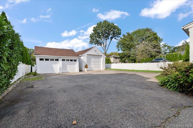 33 Avenue B Avenue, Port Washington, NY 11050