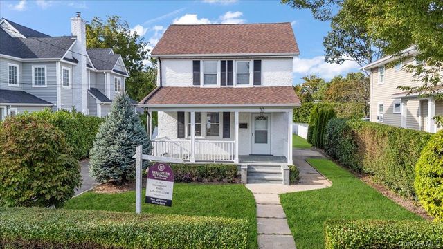 33 Avenue B Avenue, Port Washington, NY 11050