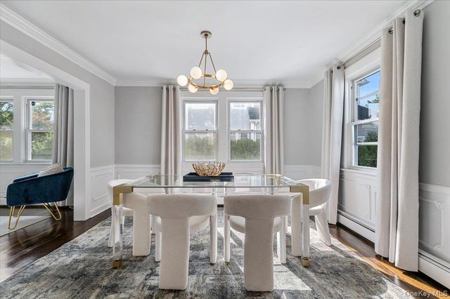 33 Avenue B Avenue, Port Washington, NY 11050