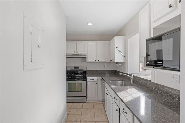 1771 Defoor NW Avenue D, Atlanta, GA 30318