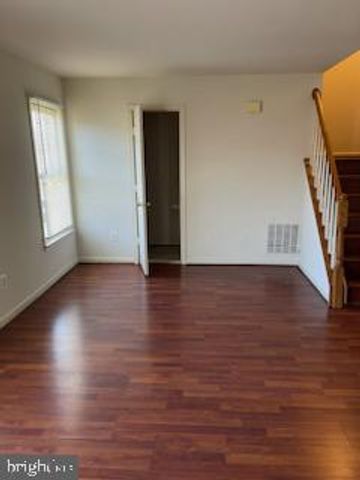 5516 SULLY LAKE DR, Centreville, VA 20120