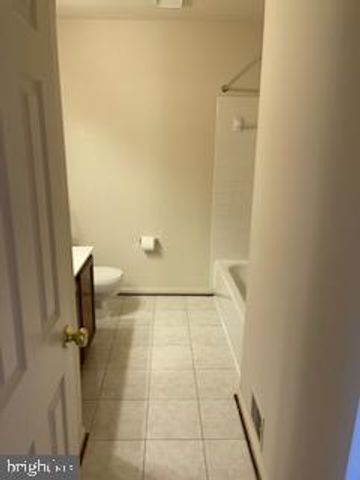 5516 SULLY LAKE DR, Centreville, VA 20120