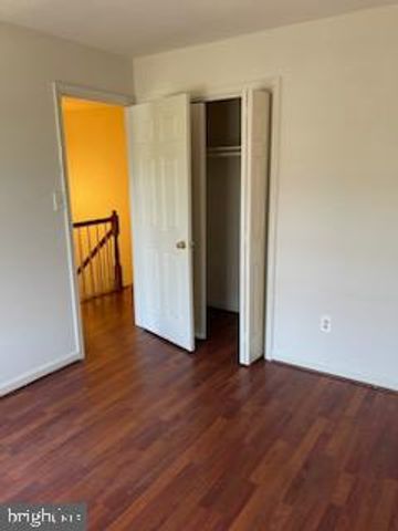 5516 SULLY LAKE DR, Centreville, VA 20120