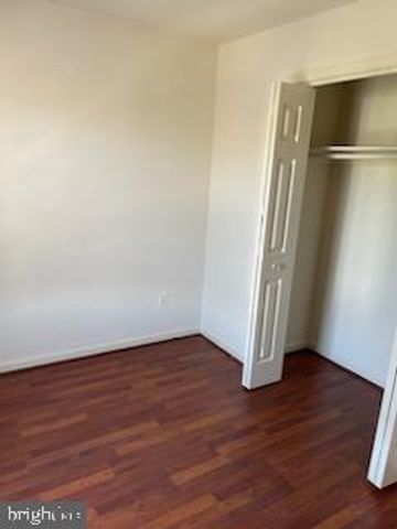 5516 SULLY LAKE DR, Centreville, VA 20120