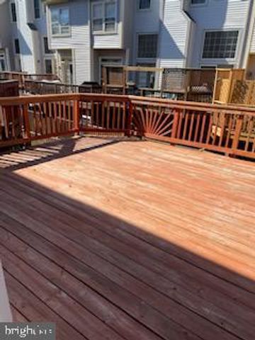 5516 SULLY LAKE DR, Centreville, VA 20120