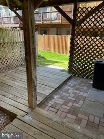 5516 SULLY LAKE DR, Centreville, VA 20120