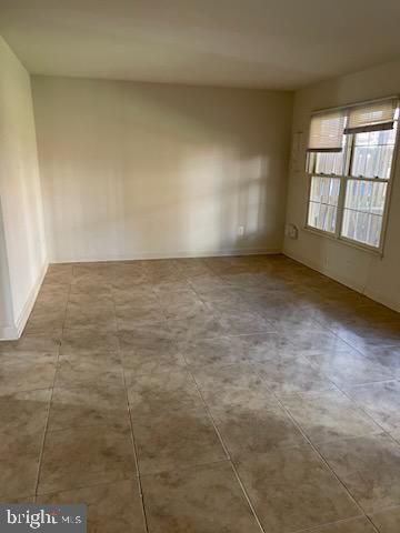 5516 SULLY LAKE DR, Centreville, VA 20120