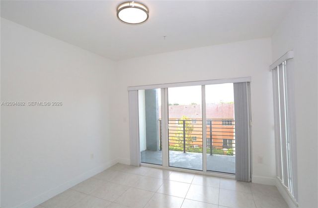 6171 NW 182nd Lane 205, Hialeah, FL 33015