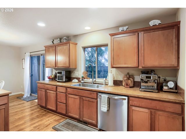 719 GARDEN Ct, Molalla, OR 97038