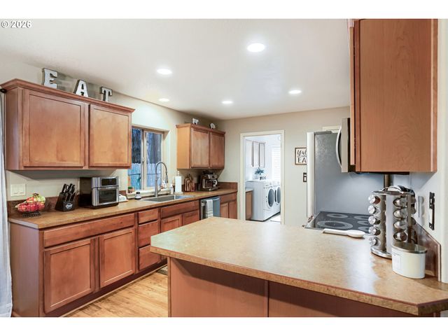 719 GARDEN Ct, Molalla, OR 97038