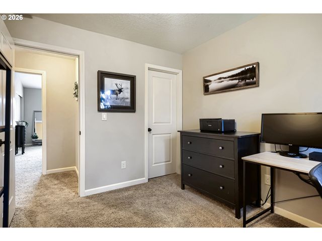 719 GARDEN Ct, Molalla, OR 97038
