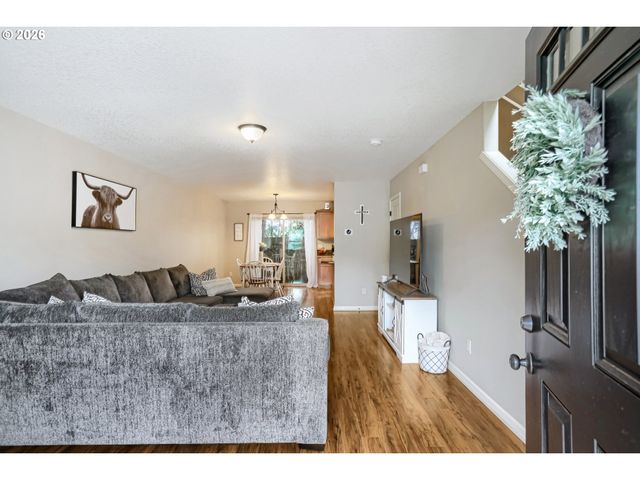 719 GARDEN Ct, Molalla, OR 97038