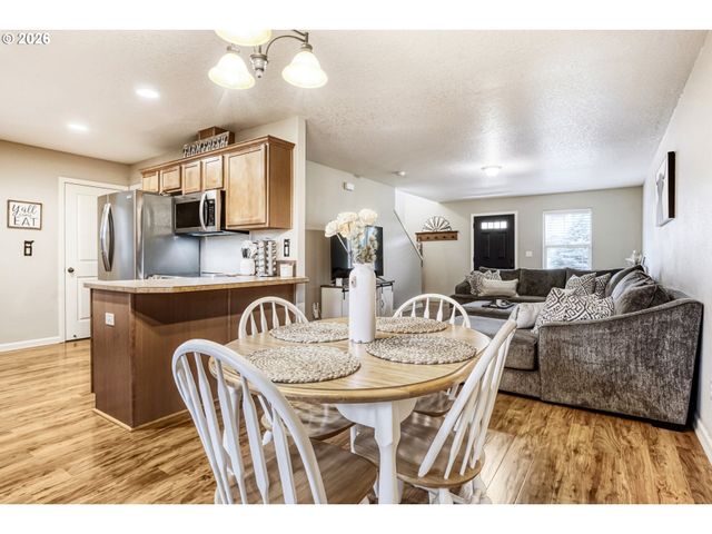 719 GARDEN Ct, Molalla, OR 97038