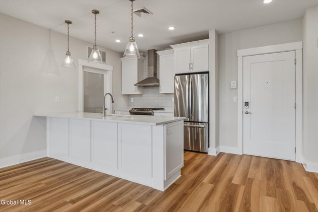 116 West Avenue 403, Saratoga Springs, NY 12866
