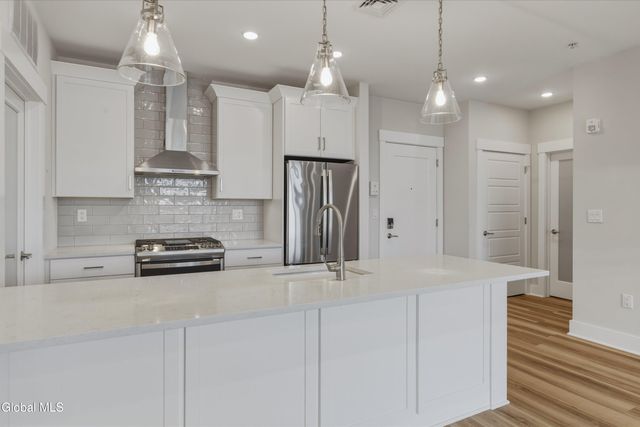 116 West Avenue 403, Saratoga Springs, NY 12866