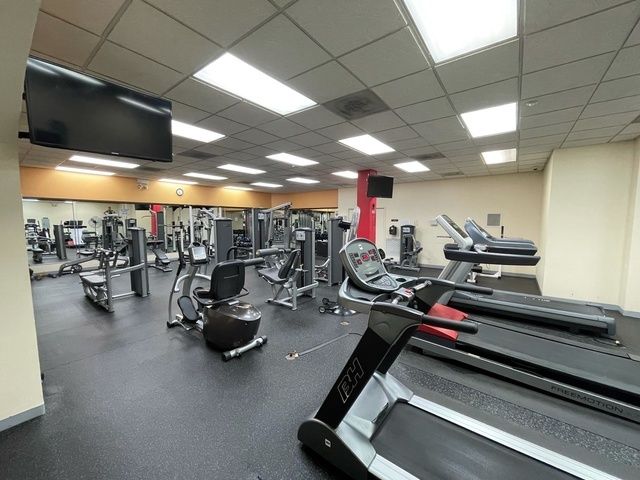 3200 N LAKE SHORE Drive 407, Chicago, IL 60657