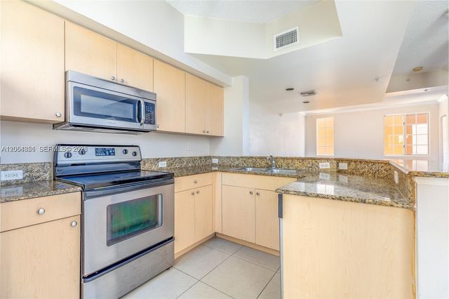2845 NE 185th Street 906, Aventura, FL 33180