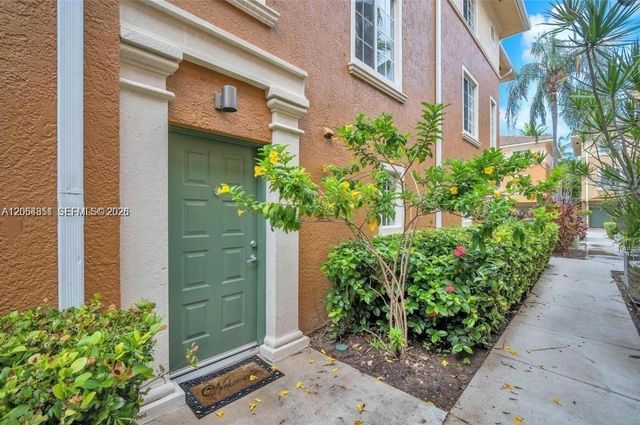 2845 NE 185th Street 906, Aventura, FL 33180