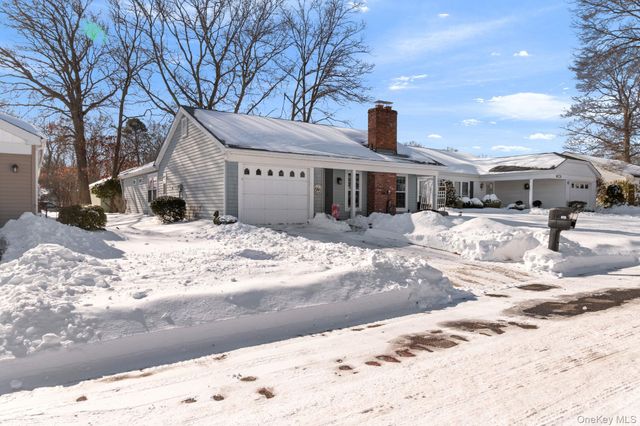 475 Stratford Lane, Ridge, NY 11961