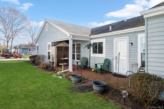 475 Stratford Lane, Ridge, NY 11961