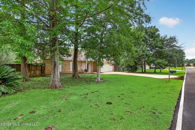 8519 Op La Way, Diamondhead, MS 39525