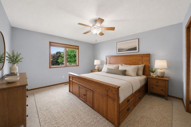 729 SE Ponds Edge Circle, Ankeny, IA 50021