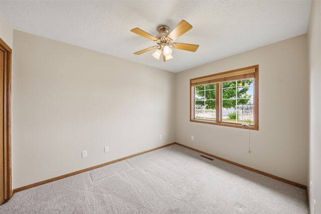 729 SE Ponds Edge Circle, Ankeny, IA 50021