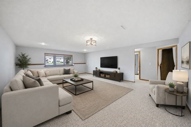729 SE Ponds Edge Circle, Ankeny, IA 50021