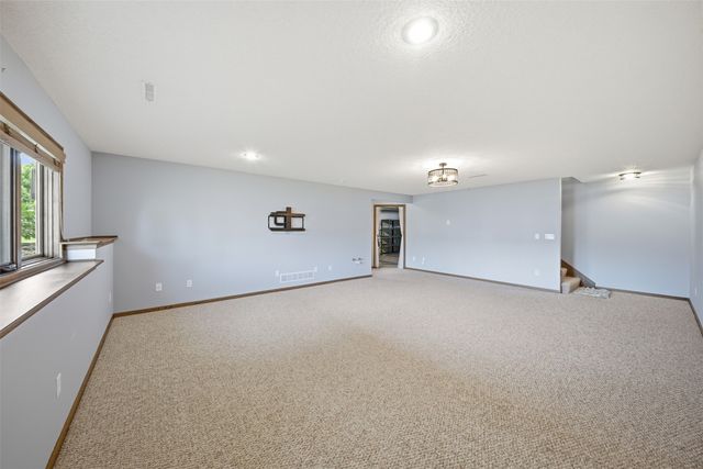729 SE Ponds Edge Circle, Ankeny, IA 50021