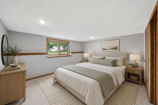 729 SE Ponds Edge Circle, Ankeny, IA 50021